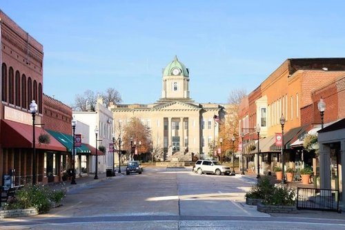 County courthouse in Jackson, Missouri.